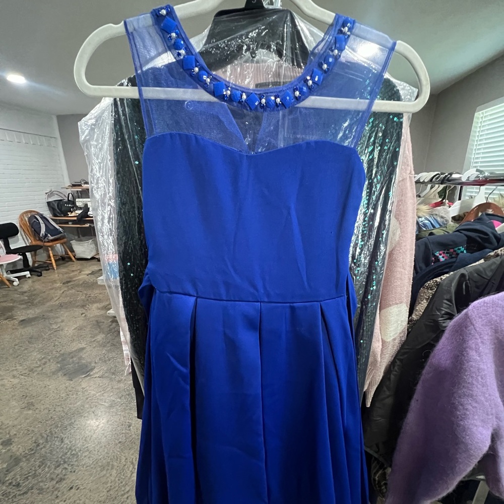 Elegant Blue Sleeveless Dress